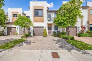 featured image of 20674 Ne 2nd Ct