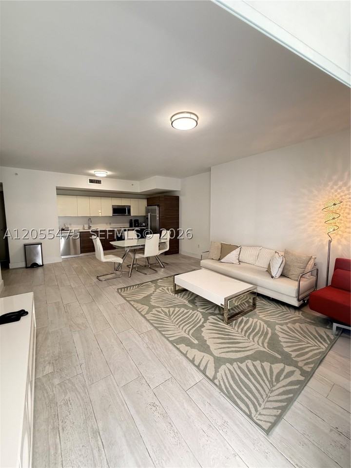 1010 Sw 2nd Ave #707 - Photo 3 of 10