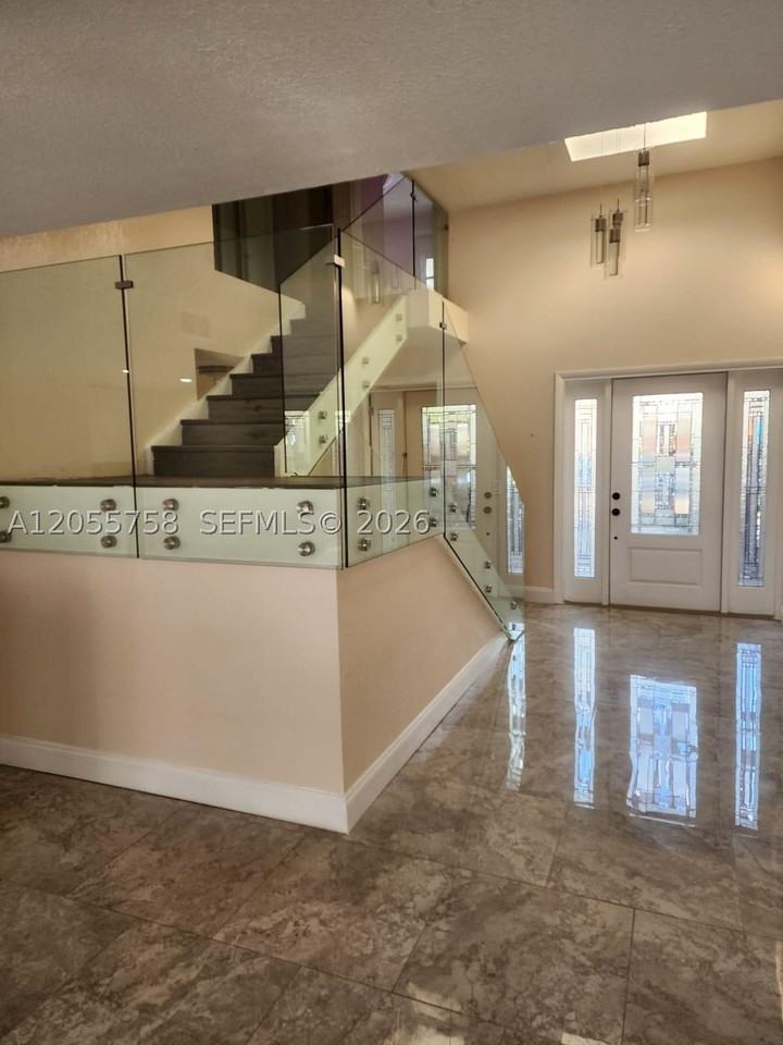 11130 N Lakeview Dr #1 - Photo 3 of 33