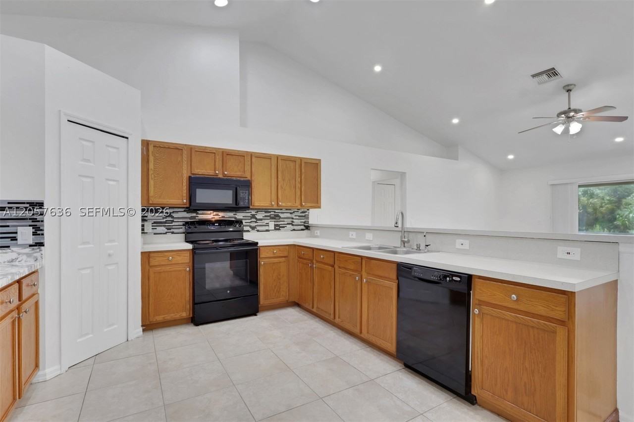 1807 Ne 28th St #0 - Photo 5 of 25