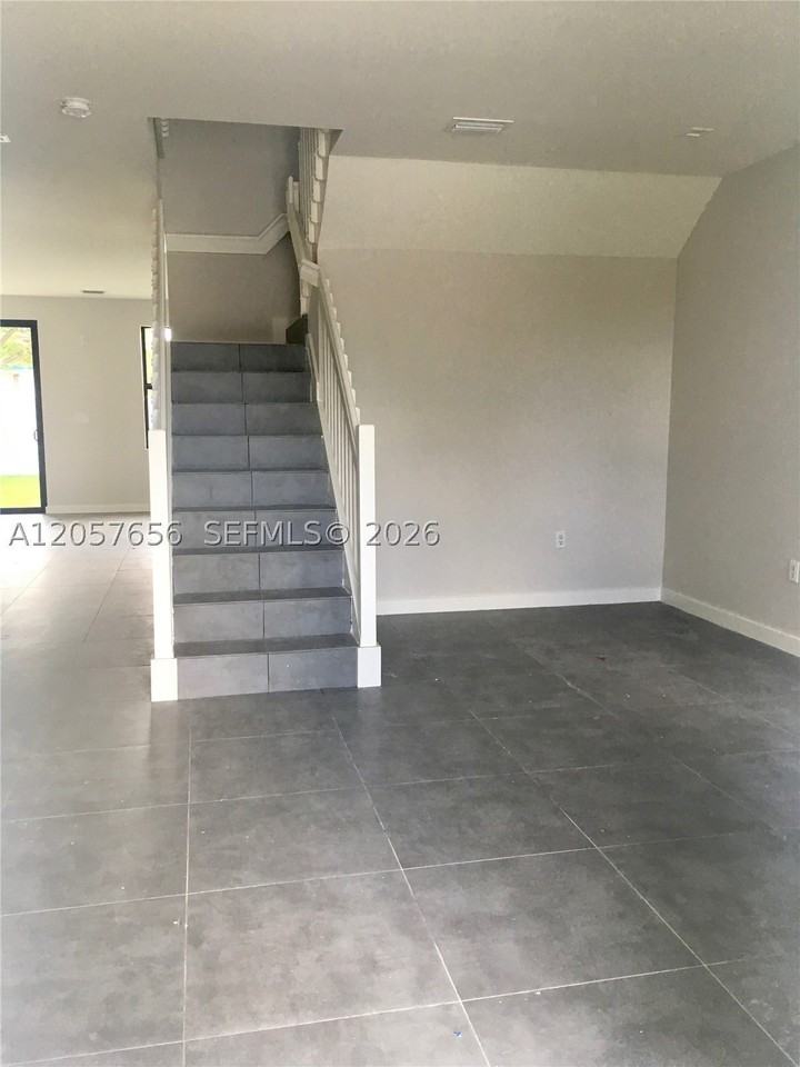 3670 Sw 69th Ave - Photo 4 of 6