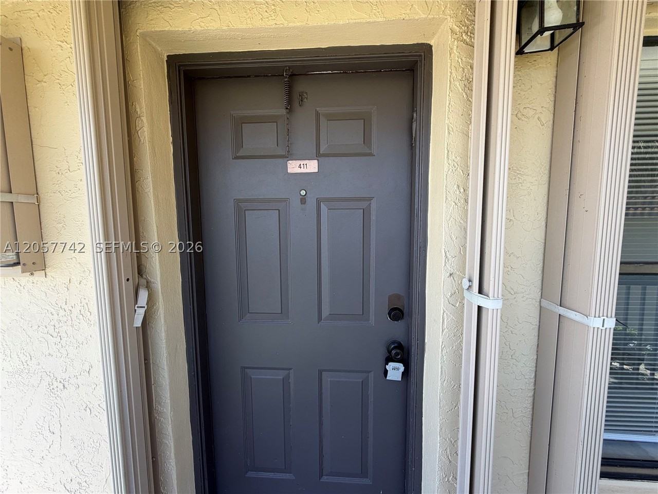 411 Nw 100th Pl #201 - Photo 3 of 19
