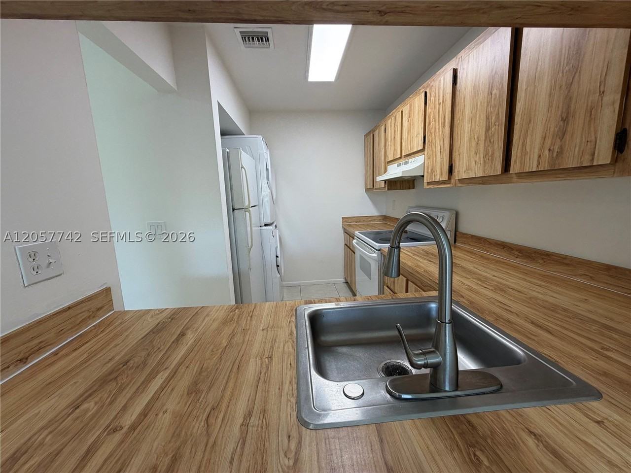 411 Nw 100th Pl #201 - Photo 7 of 19