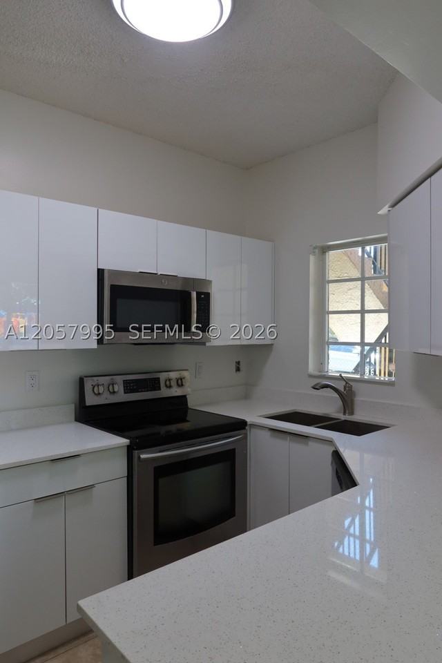 18340 Nw 68th Ave #A - Photo 6 of 10