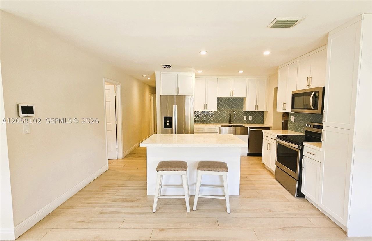 6550 Sw 28th St - Photo 2 of 24
