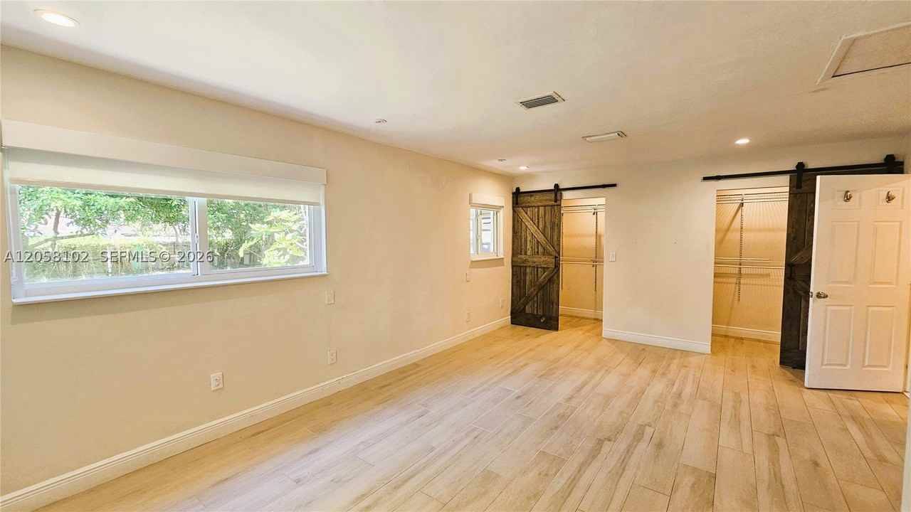 6550 Sw 28th St - Photo 7 of 24