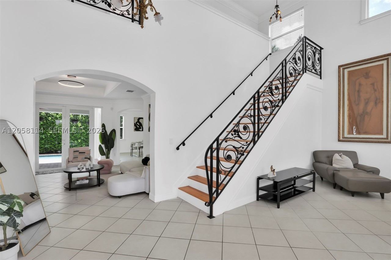 15270 Sw 115th Ter - Photo 3 of 15