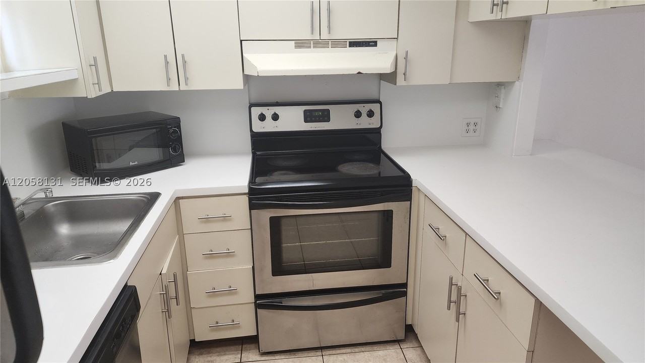 8290 Lake Dr #409 - Photo 2 of 29