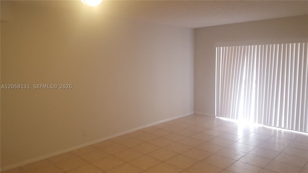 8290 Lake Dr #409 - Photo 4 of 29