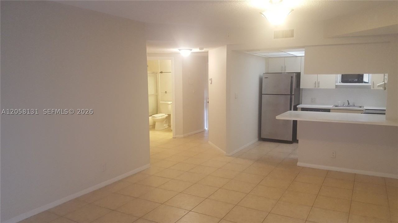 8290 Lake Dr #409 - Photo 5 of 29
