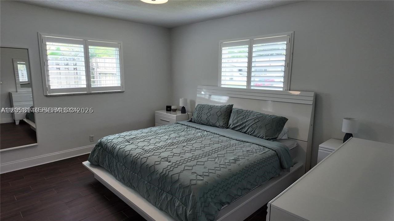 4081 Lake Dr - Photo 7 of 9