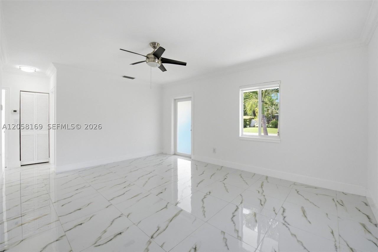 6785 Sw 17th St - Photo 2 of 15