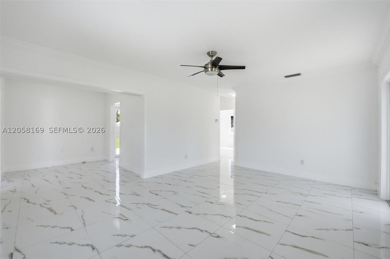 6785 Sw 17th St - Photo 7 of 15