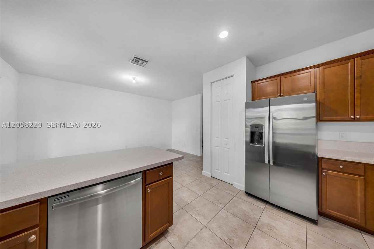 3952 Devenshire Ct #3952 - Photo 4 of 17