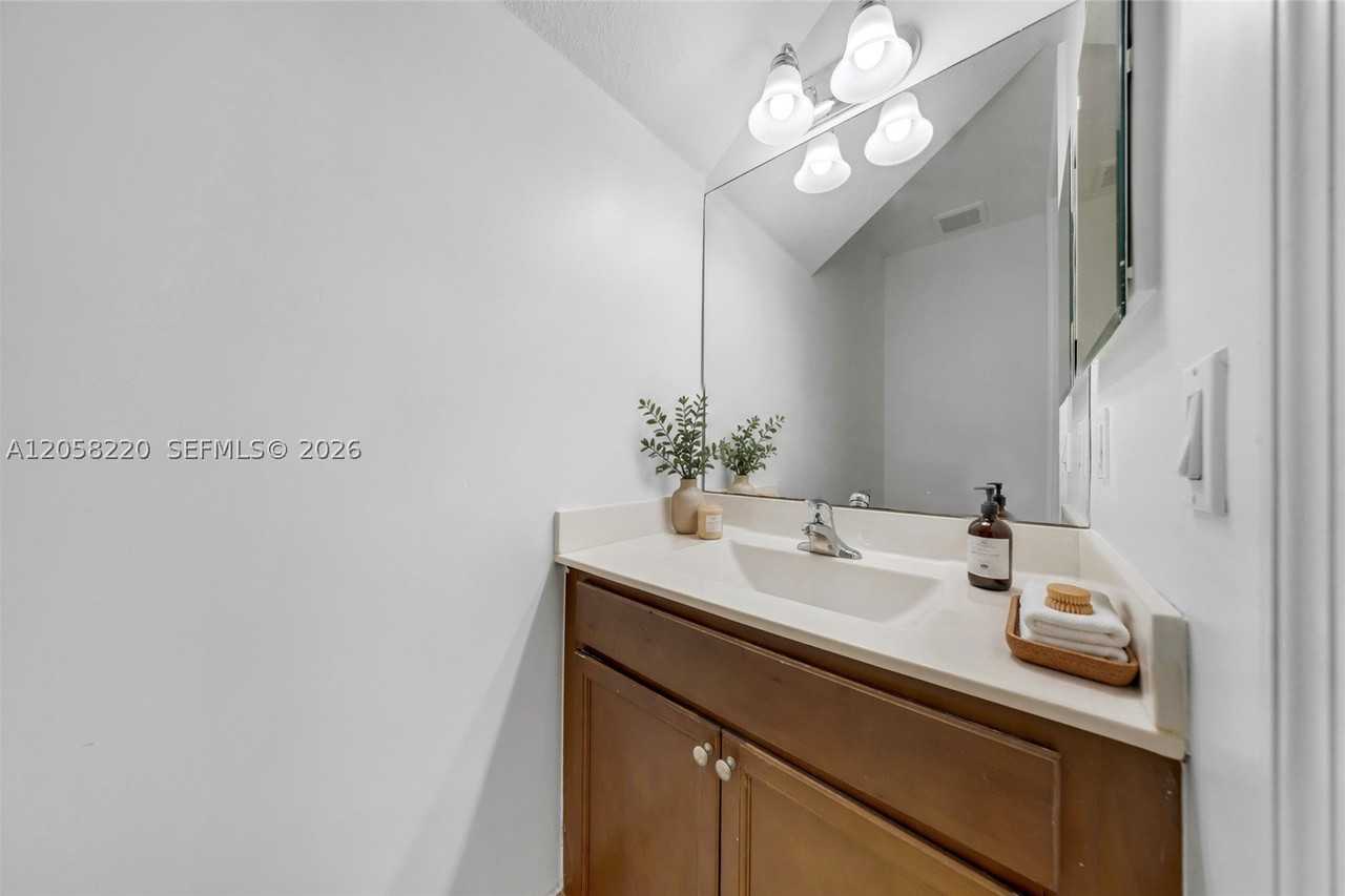 3952 Devenshire Ct #3952 - Photo 6 of 17
