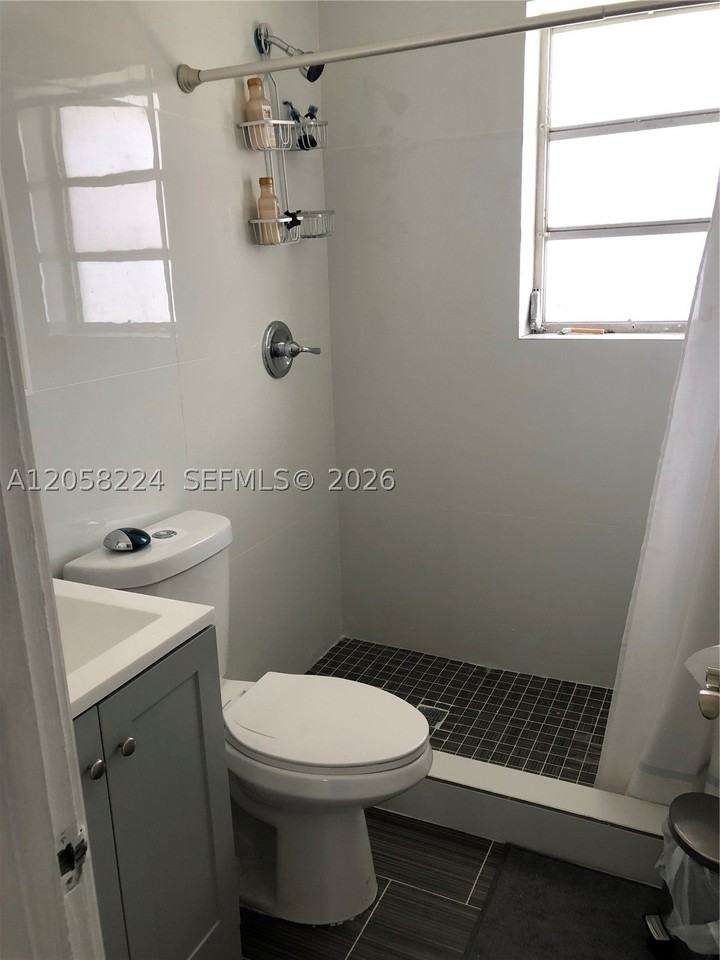 1019 Ne 17th Ter #1 - Photo 6 of 16