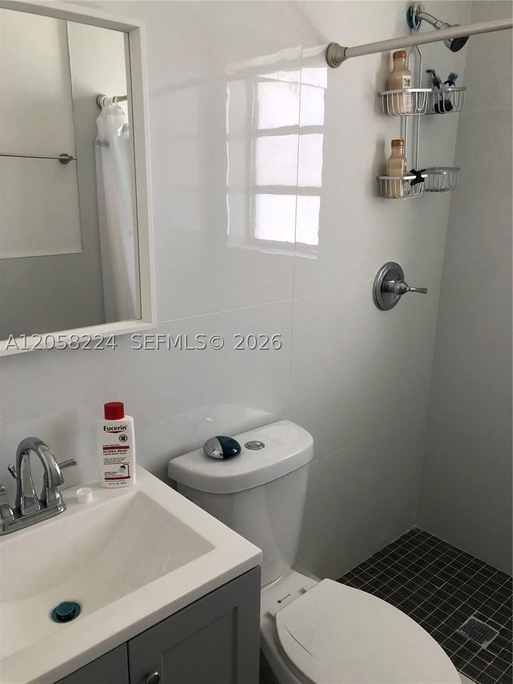 1019 Ne 17th Ter #1 - Photo 7 of 16
