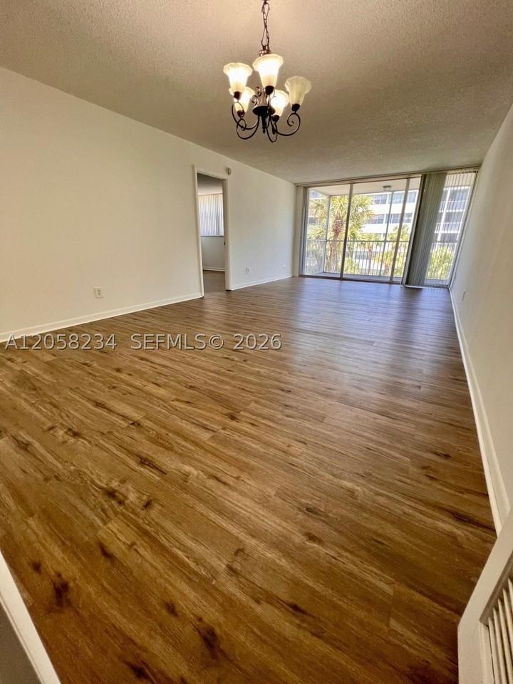 700 Nw 214th St #411 - Photo 3 of 21