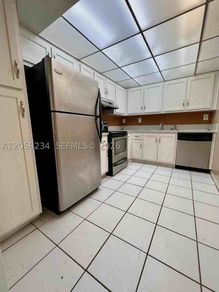 700 Nw 214th St #411 - Photo 6 of 21