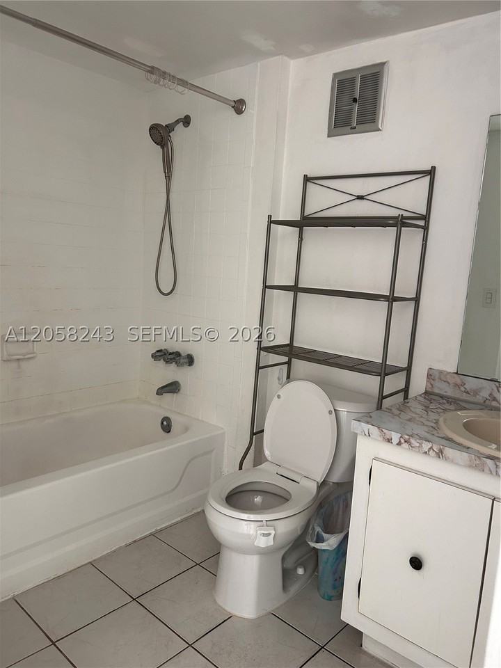 300 Nw 42nd Ave #109 - Photo 7 of 17