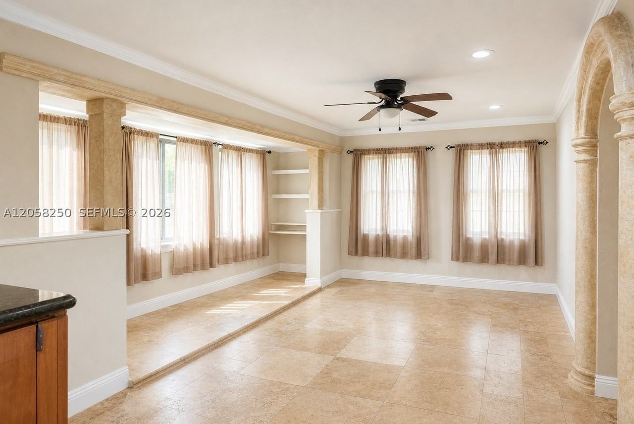 3208 Beacon St - Photo 5 of 23