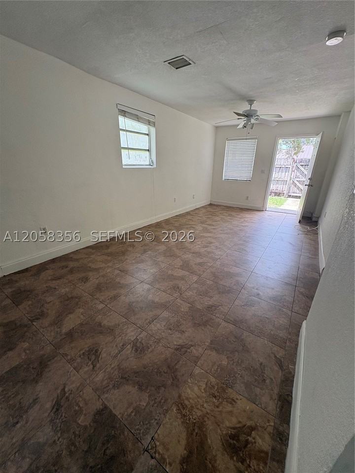 410 Pinecrest Dr #2 - Photo 2 of 15