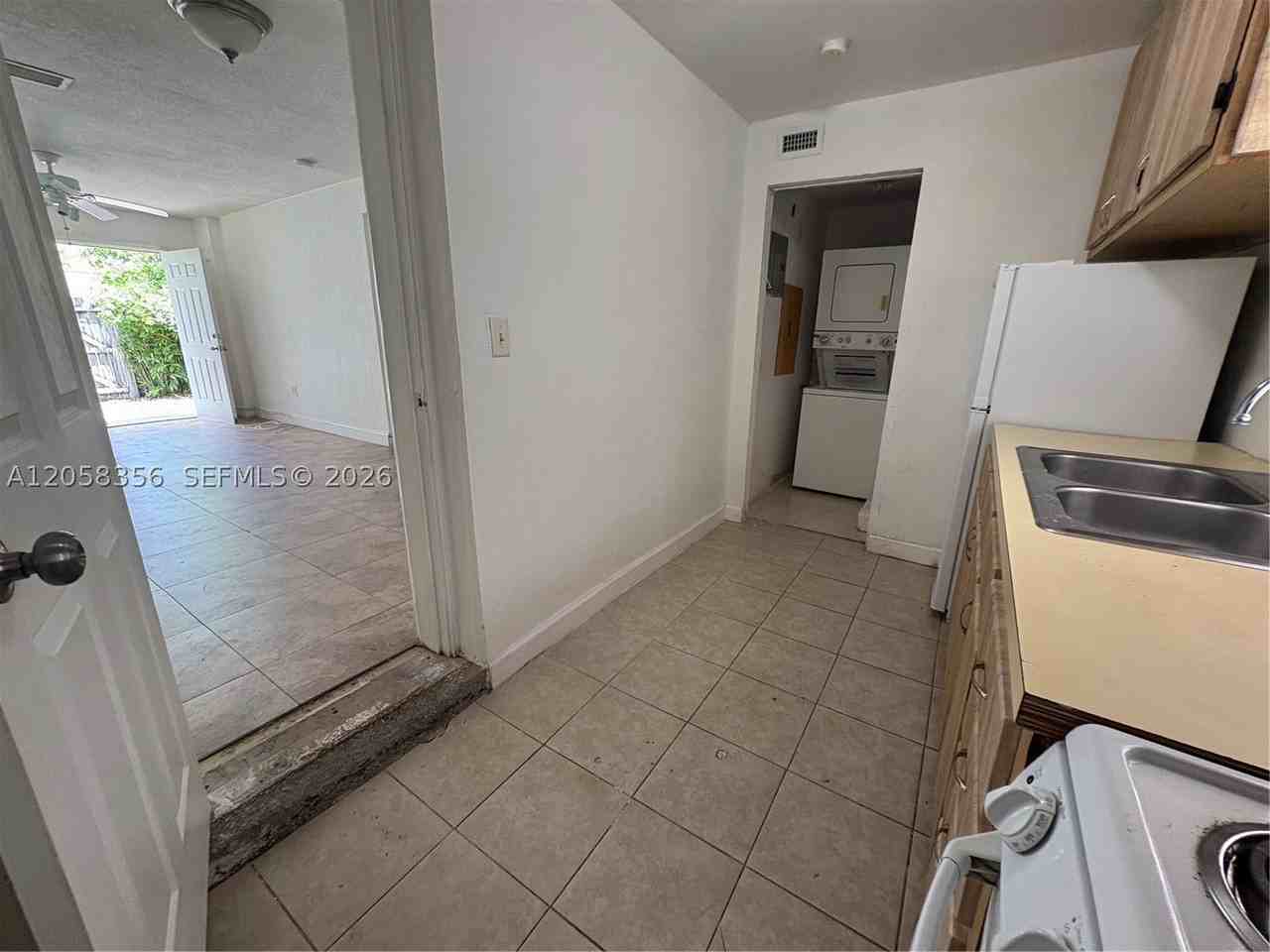 410 Pinecrest Dr #2 - Photo 4 of 15