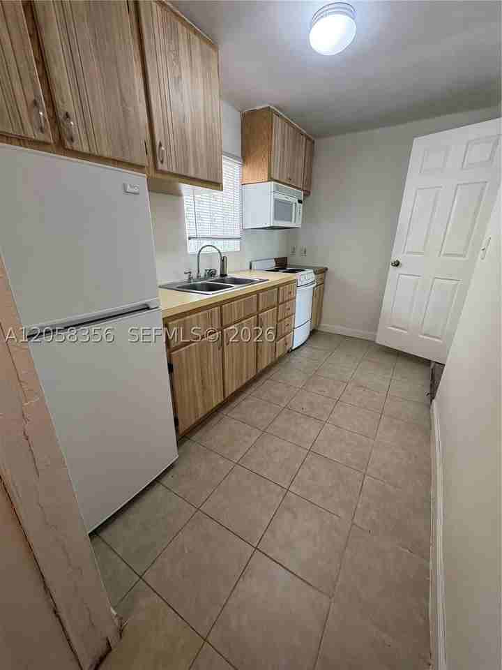 410 Pinecrest Dr #2 - Photo 6 of 15