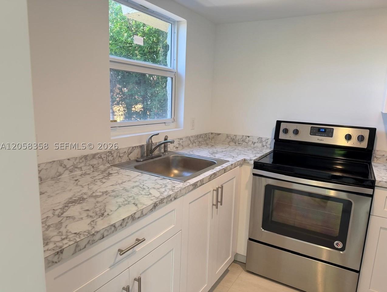 921 Sw 7th St #3 - Photo 3 of 18