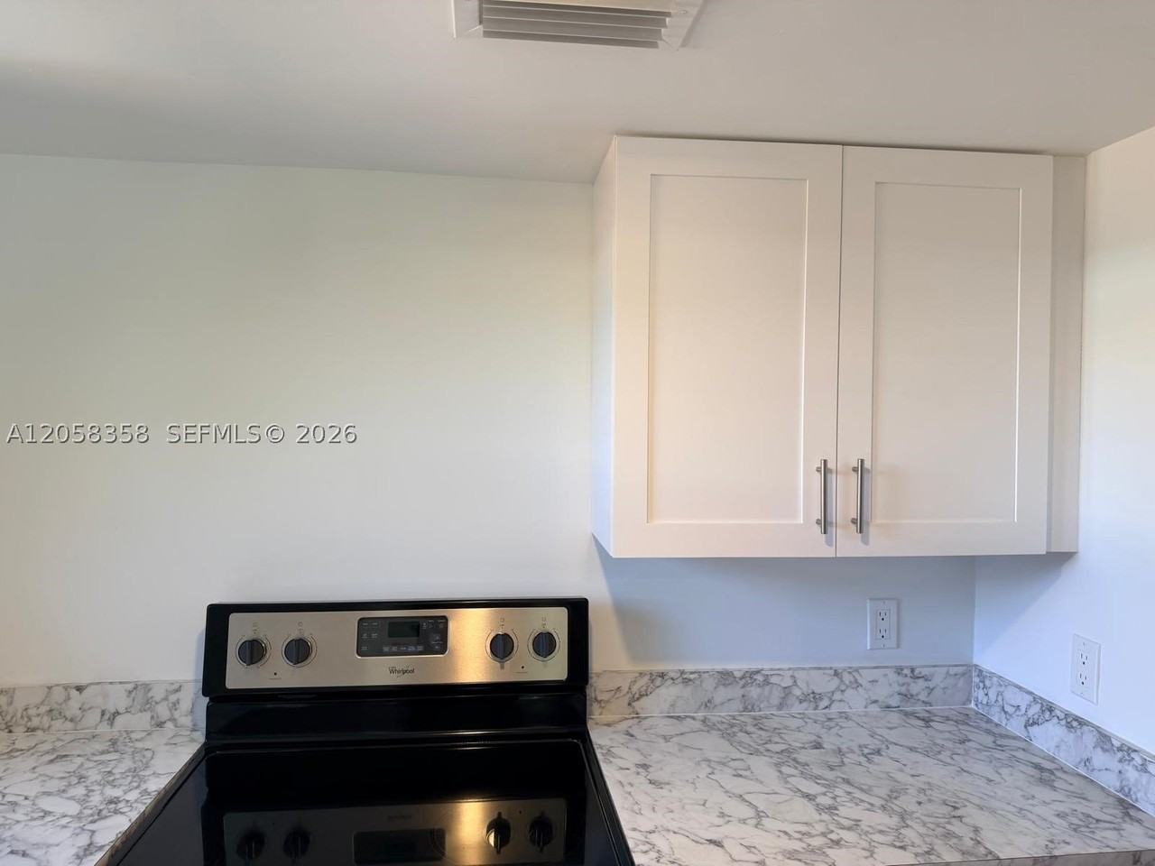 921 Sw 7th St #3 - Photo 6 of 18
