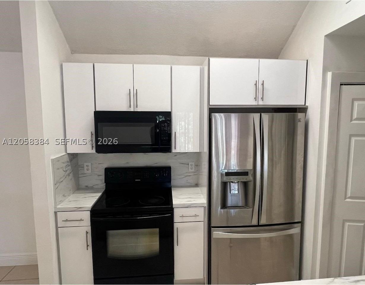 15771 Sw 106th Ter #302 - Photo 2 of 10