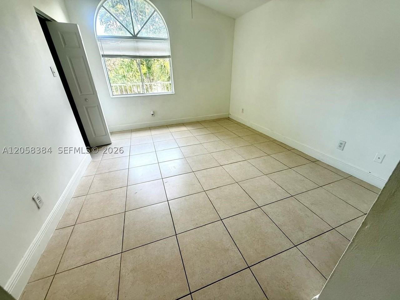 15771 Sw 106th Ter #302 - Photo 4 of 10