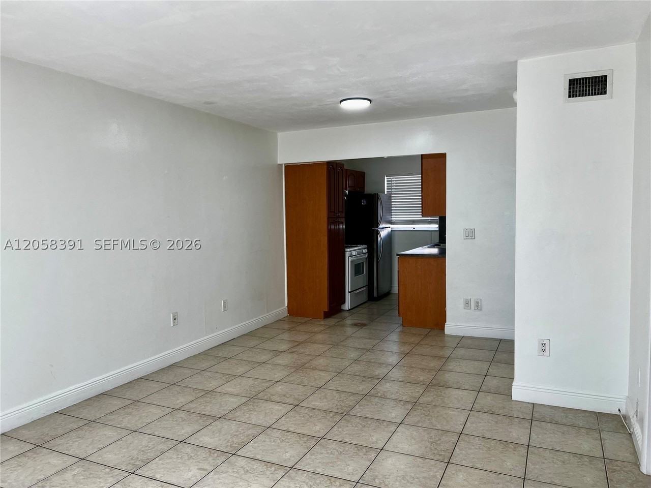 2072 Ne 169th St #8 - Photo 2 of 17