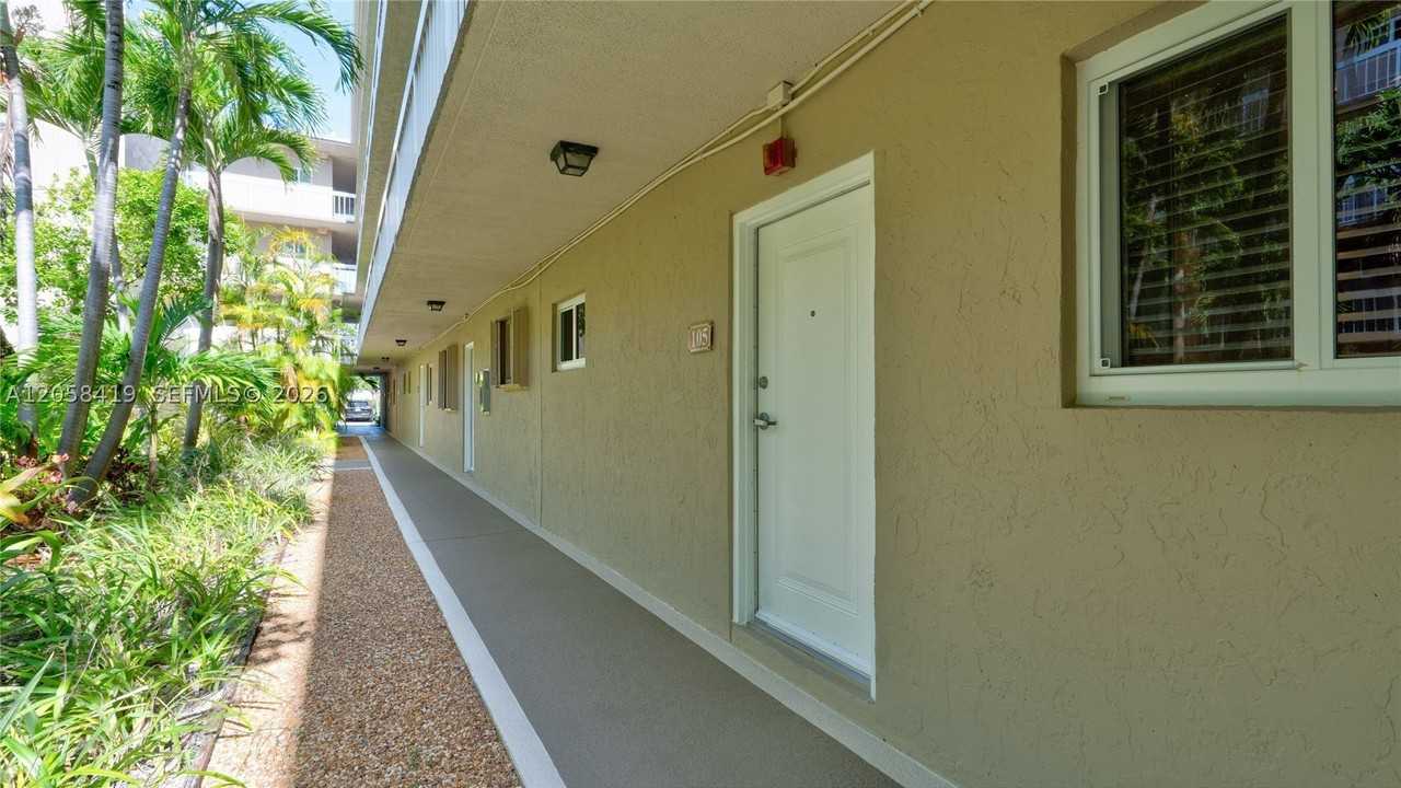 7910 Camino Real #N105 - Photo 3 of 32
