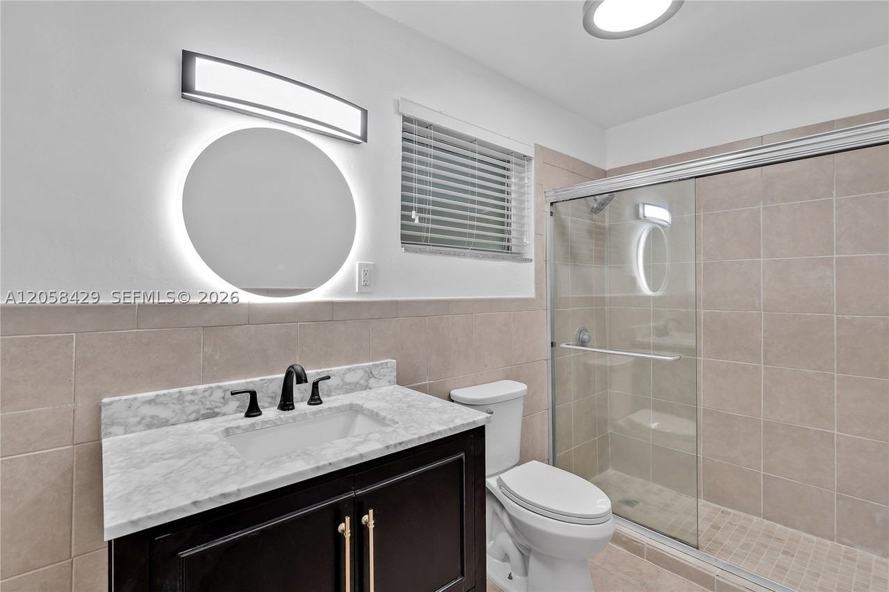 2309 Sw 62nd Ave #A - Photo 3 of 14