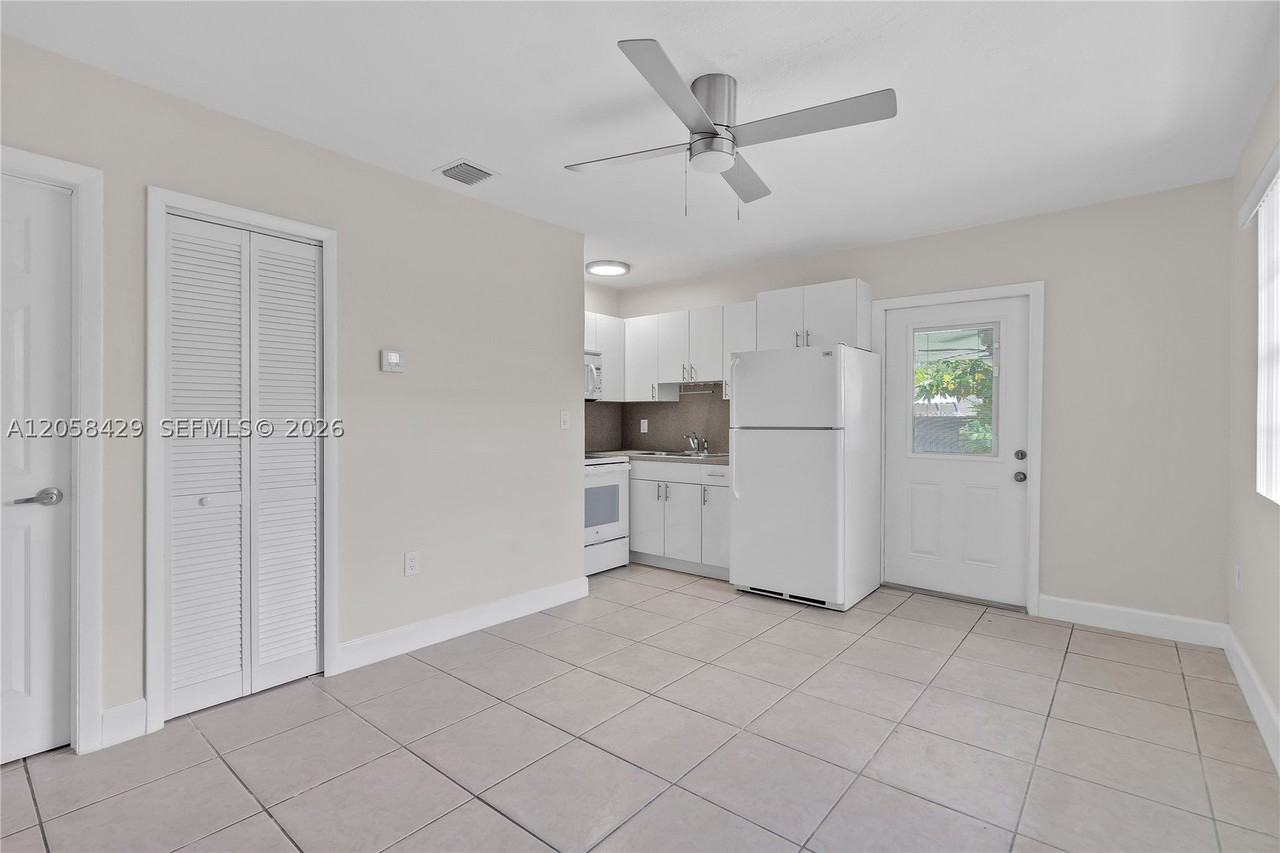 2309 Sw 62nd Ave #A - Photo 7 of 14