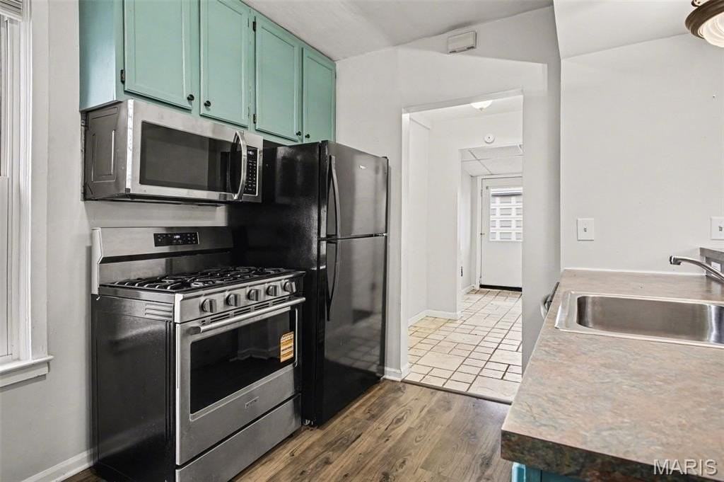 1725 Saint Catherine St - Photo 5 of 10