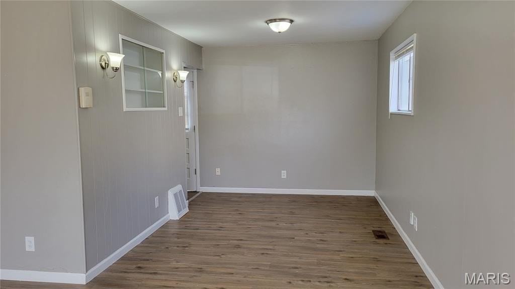 227 Meadowcrest Dr - Photo 3 of 11