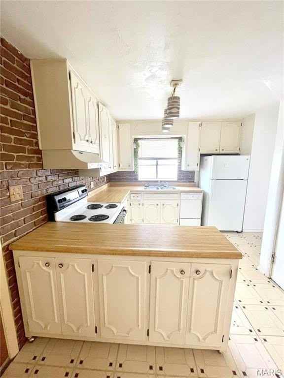 1911 Foster Dr - Photo 6 of 22
