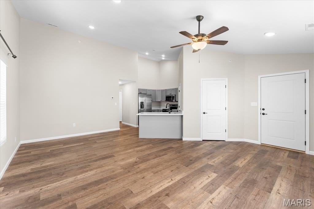 704 Harbor Woods Dr #D - Photo 5 of 29