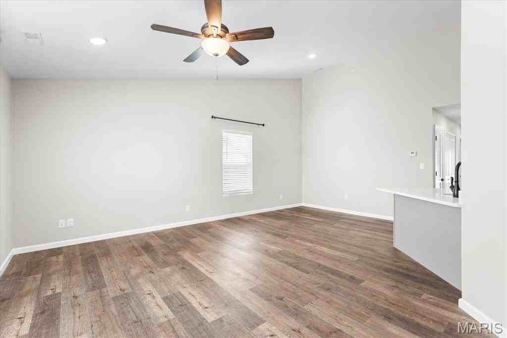 704 Harbor Woods Dr #D - Photo 6 of 29