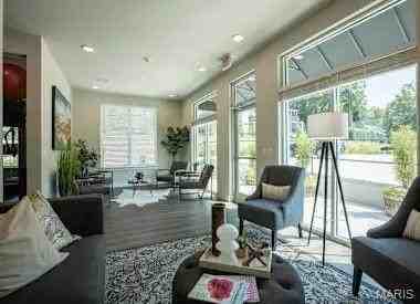 226 E Lockwood Ave #210 - Photo 3 of 27