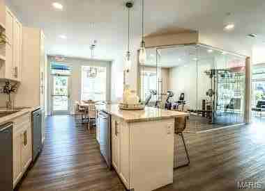 226 E Lockwood Ave #210 - Photo 5 of 27