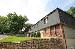 featured image of 1104 Arrowhead Dr #B