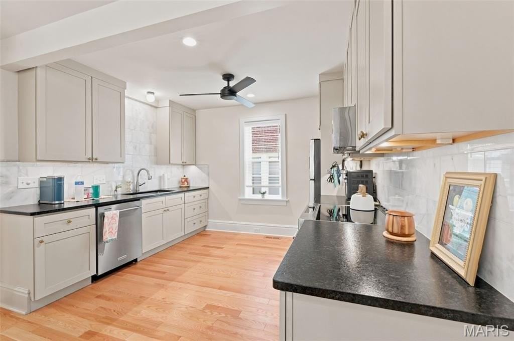 7520 Ethel Ave #1F - Photo 5 of 22