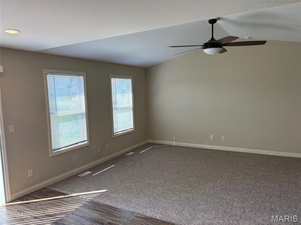 24 Tennis Ct - Photo 3 of 15