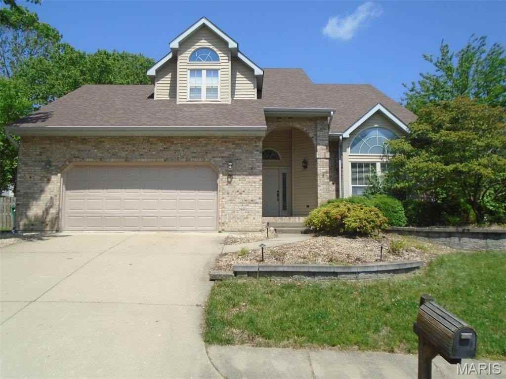 1109 Peachtree Ct - Photo 2 of 28