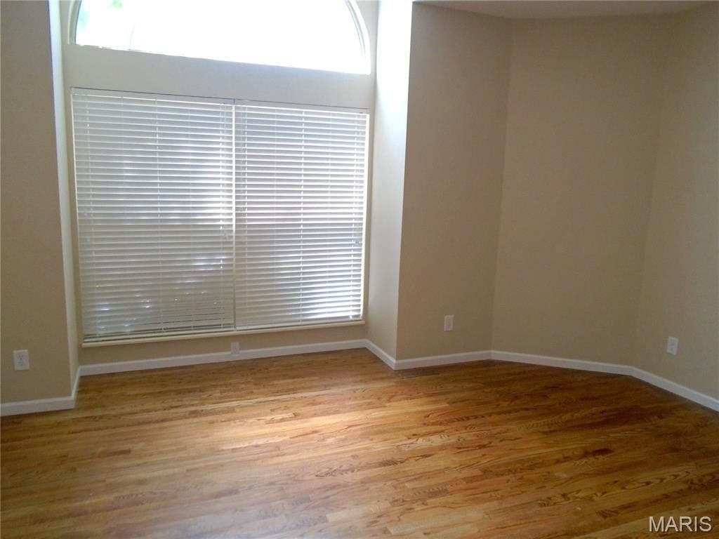1109 Peachtree Ct - Photo 6 of 28