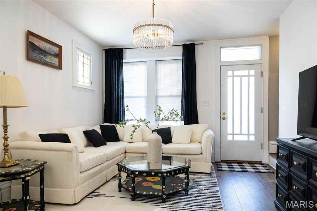 4976 Lindenwood Ave - Photo 2 of 16
