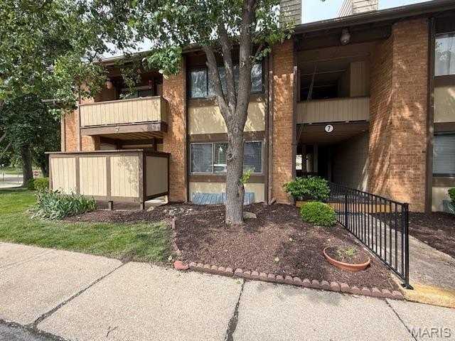 7 Fairways Cir #C